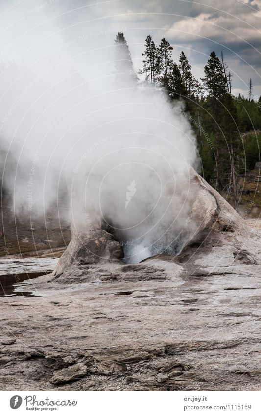 Raucher Ferien & Urlaub & Reisen Tourismus Abenteuer Rundreise Umwelt Natur Landschaft Wolken Klima Vulkan Yellowstone Nationalpark Heisse Quellen Geothermik