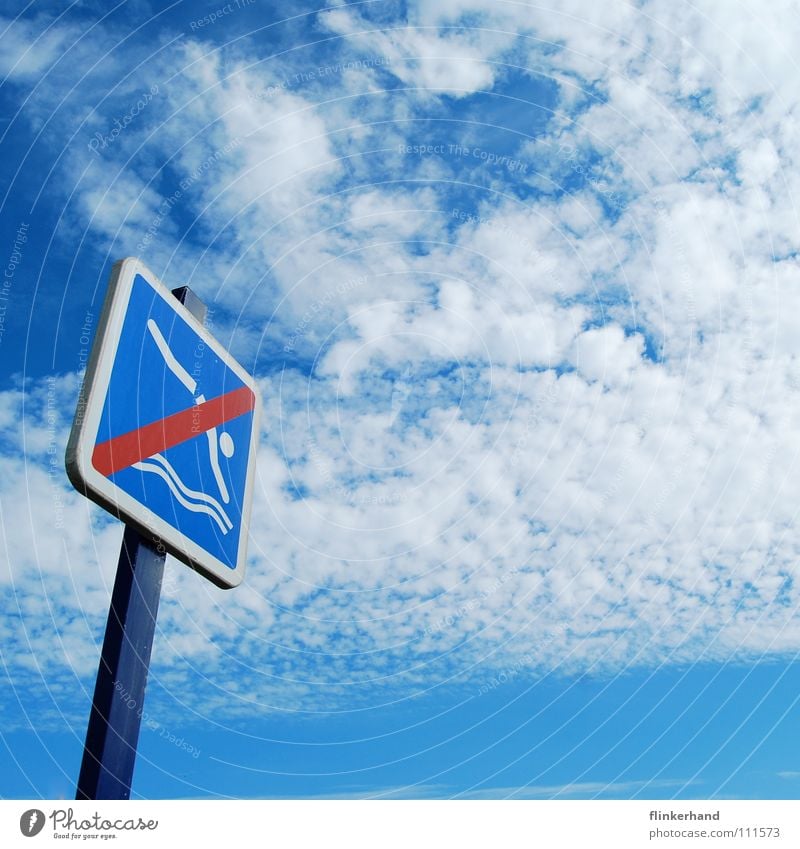 jumping into the sky Wolken Meer Küste Camargue springen Verbotsschild Götter Mount Eden Frankreich Verbote nass Strand Himmel Strichmännchen Straßennamenschild