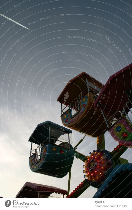 Zwergenrad Kondensstreifen Wolken Flugzeug fliegen Jahrmarkt Riesenrad Lampe Freizeit & Hobby Neonlicht mehrfarbig Dach Haken drehen rund Eingang Stahl Blech