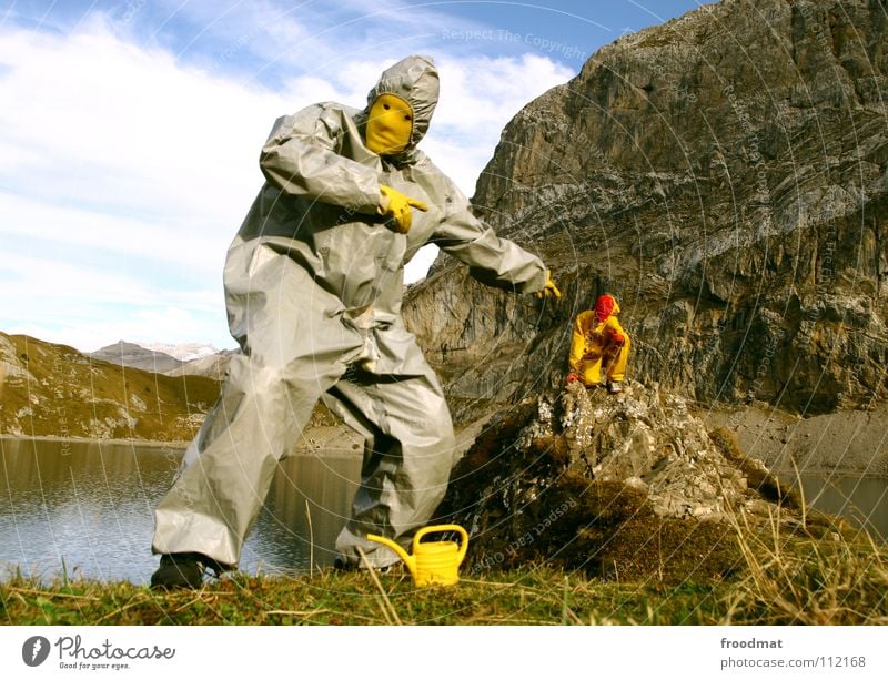 grau™ points gelb™ Kannen Schweiz dumm See Wolken Anzug Kunst Aktion Performance Kultur Alpen Freude Wasser Perspektive zeigen Surrealismus Landschaft Natur