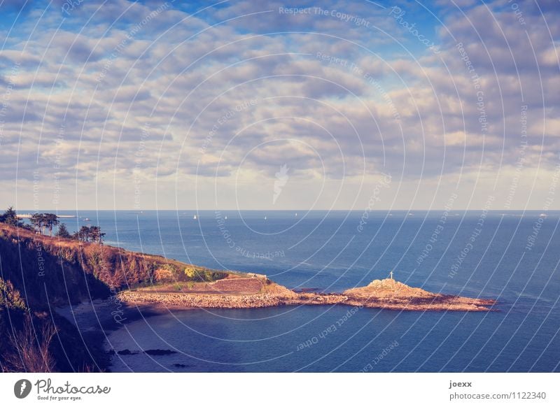 Halbinsel Landschaft Wasser Himmel Wolken Schönes Wetter Hügel Küste Bucht Kreuz groß schön Wärme blau braun grau Horizont Idylle Ferien & Urlaub & Reisen