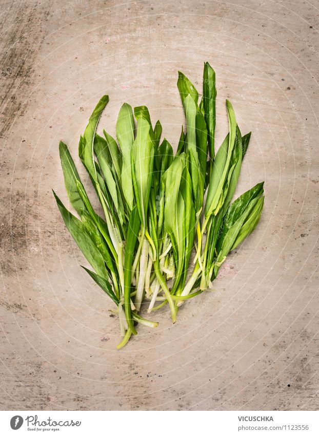 Bärlauch Bund , Frühlingskräuter. Lebensmittel Salat Salatbeilage Kräuter & Gewürze Ernährung Bioprodukte Vegetarische Ernährung Diät Stil Design