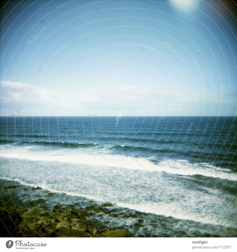 ozean Meer Unendlichkeit Ferne Küste Strand Brandung Holga Himmel Portugal Sommer unterwegs verloren Einsamkeit Süden Freizeit & Hobby Ferien & Urlaub & Reisen