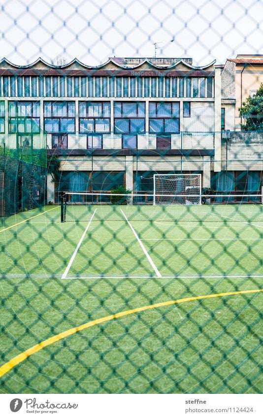 Linienrichter Sport Sportstätten Fußballplatz Spielen Tennis Schulsport Farbfoto Außenaufnahme