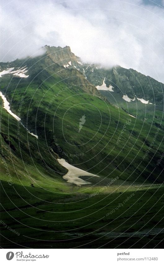 Aufsteigen Indien Jammu, Ladakh, Kaschmir Asien Pakistan Top Wolken grün tief unten Gletscher aufsteigen Berge u. Gebirge Erde Nationen Kashmirvalley Himalaya