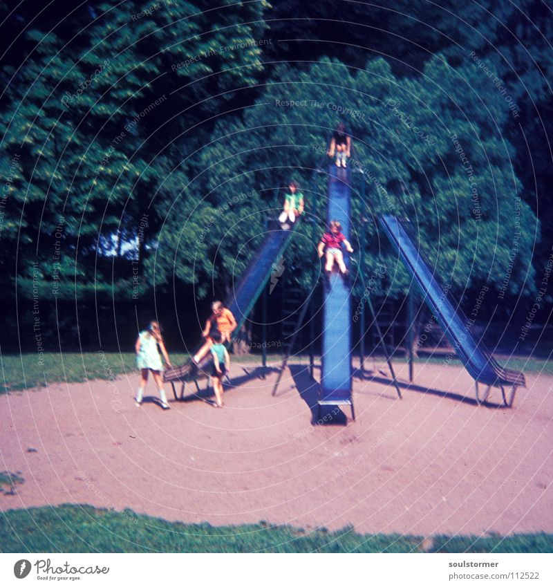 huiiiiii Achtziger Jahre retro Dia Rutsche Park Spielplatz Kind Geschwindigkeit Freude alt canon Leben abwärts schreien