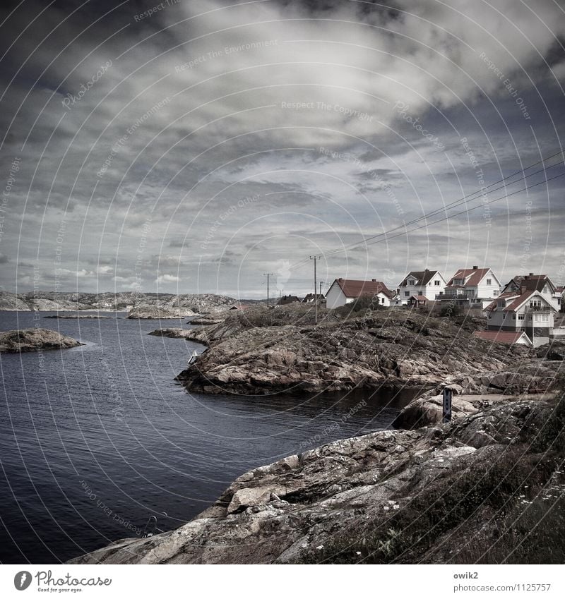 Auf Felsen gebaut Ferien & Urlaub & Reisen Ferne Freiheit Strommast Umwelt Natur Landschaft Wasser Himmel Wolken Horizont Schönes Wetter Küste Bucht Smögen