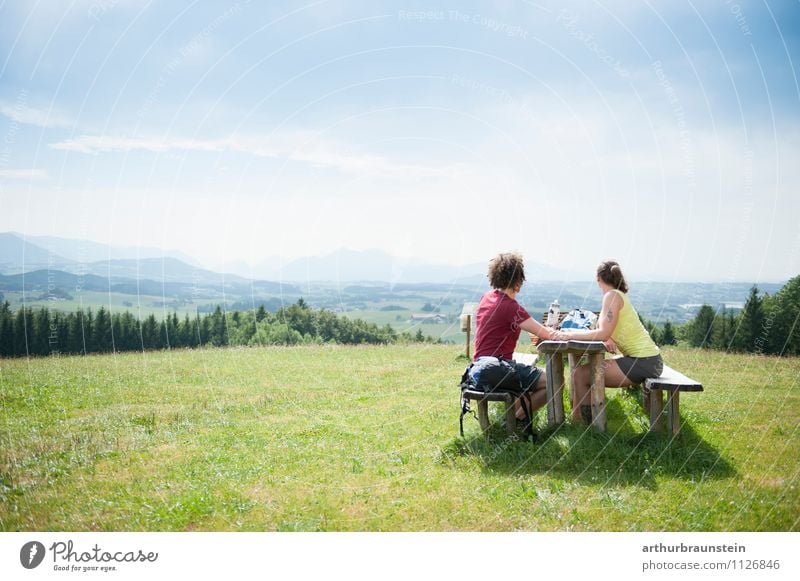 Pause vom wandern Lifestyle Freude Freizeit & Hobby Tourismus Ausflug Freiheit Sommer Sommerurlaub Sonne Berge u. Gebirge Klettern Bergsteigen Mensch maskulin