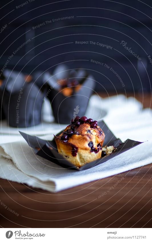 fruchtig Teigwaren Backwaren Dessert Süßwaren Ernährung Frühstück Büffet Brunch Picknick Slowfood lecker süß Muffin Farbfoto Innenaufnahme Nahaufnahme