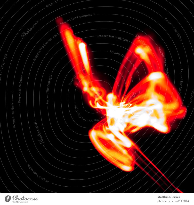 Elfe Licht Lichtspiel Lichterkette Stativ Langzeitbelichtung Strahlung Kurve Bilanz Statistik Verlauf Spuren tief Geschwindigkeit kreisen Konjunktur