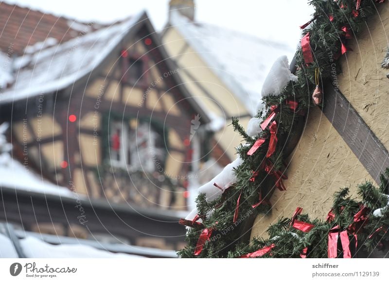 spießig | Weihnachtsfachwerk Dorf Kleinstadt Stadtzentrum Altstadt Haus kalt Weihnachten & Advent Schneefall Dachgiebel Giebelseite Fachwerkfassade Fachwerkhaus