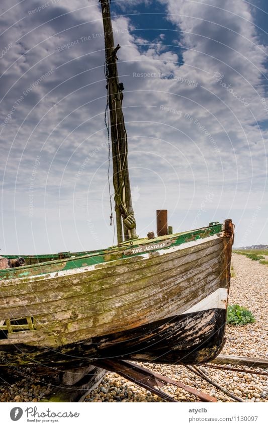 Missing the Sea Umwelt Natur Landschaft Sand Wasser Sommer Wind Sturm Schifffahrt Bootsfahrt Fischerboot Segelboot Beiboot Wasserfahrzeug Seil Knoten eckig