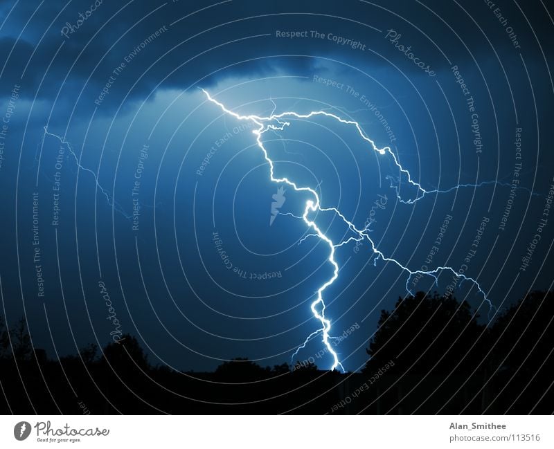 zap! Kraft Blitze Himmel Macht Gewitter lightning strike night storm dark Energiewirtschaft thunderstorm sky clouds powerful thunderbolt weather flash