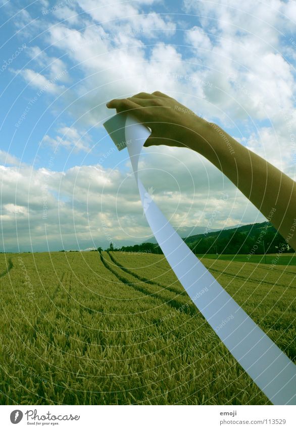 super verwendbares Foto!!! Papier Hand Feld Kornfeld Weizenfeld Sommer Frühling springen Herbst Wolken Himmel beschriften Medien Kommunizieren Buchstaben