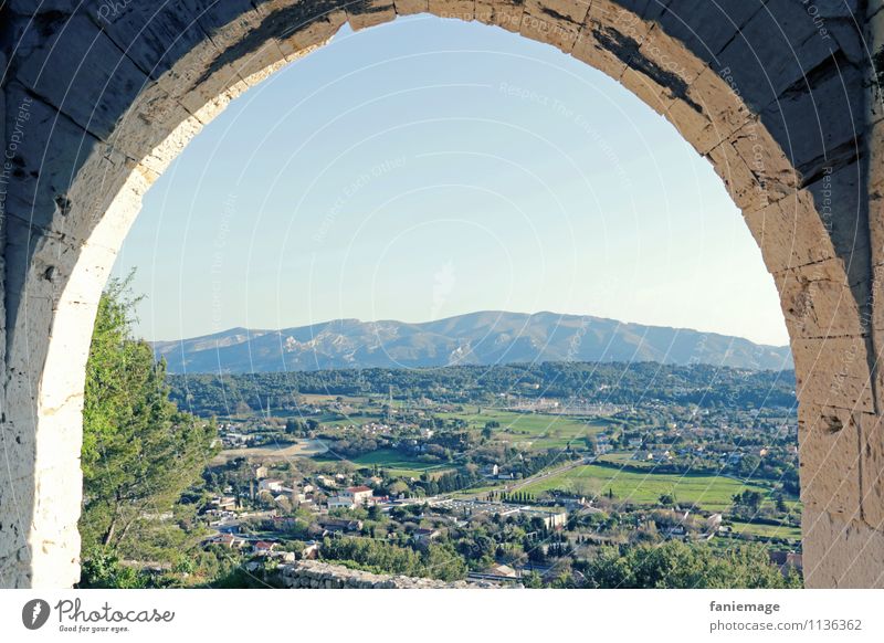 Provence Umwelt Natur Landschaft Himmel Wolkenloser Himmel Schönes Wetter Dorf schön Aussicht mediterran Allauch Berge u. Gebirge Torbogen Baum Marseille