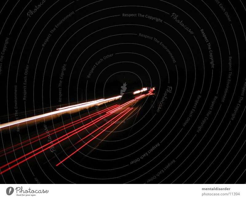 Autobahn KS-GÖ Licht Nacht Geschwindigkeit fahren Streifen rot gelb weiß Baum Sträucher Fahrbahn Barriere lang Belichtung Bewegung Lastwagen Fahrzeug Club
