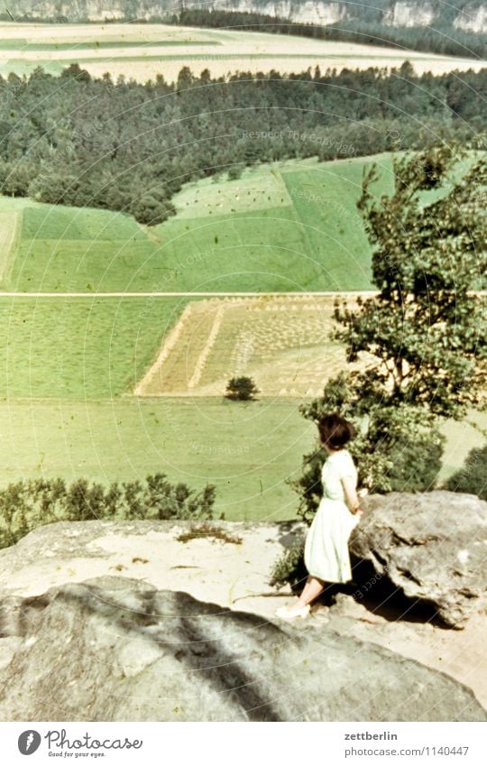 Ursel, Sächsische Schweiz, 1958 Sachsen Frau Junge Frau wandern Ferien & Urlaub & Reisen Vergangenheit Fünfziger Jahre Sechziger Jahre Mensch Einsamkeit einzeln