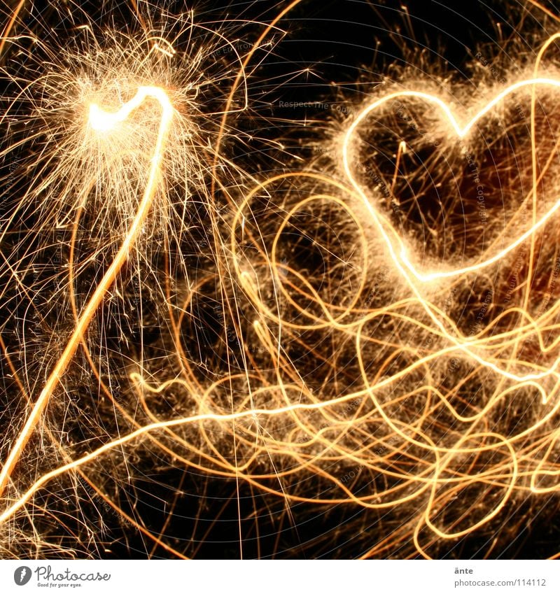 liebestanz Experiment Nacht Langzeitbelichtung Unschärfe Freude Glück Flirten Feste & Feiern Valentinstag Silvester u. Neujahr Geburtstag Herz glänzend Liebe