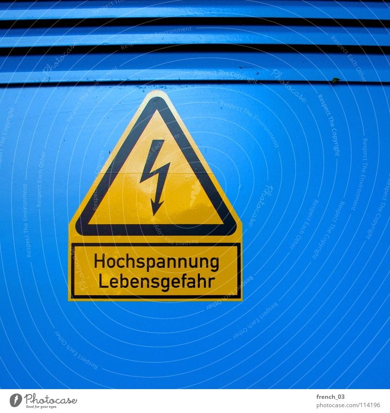 Weihnachtsspannungen Elektrizität gefährlich Lebensgefahr fatal gelb Kraft schwarz Generator Transformator live Schilder & Markierungen Warnung Etikett Stress