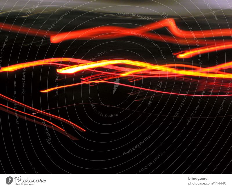 Red And Yellow On The Run rot gelb Licht Rücklicht Verkehr weiß grau diffus dunkel Nacht abstrakt Bewegung Geschwindigkeit Langzeitbelichtung Langeweile red