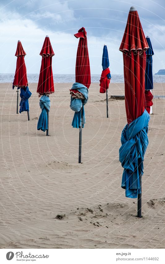 heute geschlossen Ferien & Urlaub & Reisen Tourismus Sommer Sommerurlaub Strand Meer Sand Himmel Gewitterwolken Horizont Frühling Herbst Klima Wetter