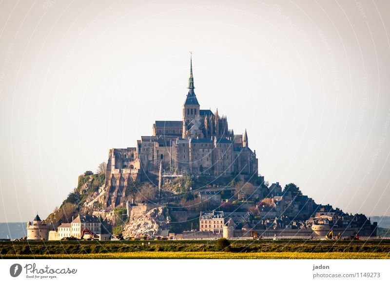 langlebig | mont saint michel. Meditation Ausflug Architektur Landschaft Wolkenloser Himmel Küste Strand Bucht Meer Atlantik Frankreich Dorf bevölkert Traumhaus