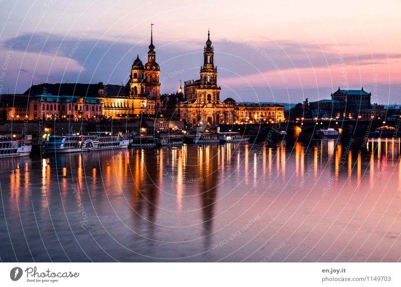 Elbflorenz Ferien & Urlaub & Reisen Tourismus Ausflug Sightseeing Städtereise Nachtleben Himmel Nachthimmel Dresden Sachsen Deutschland Stadt Altstadt Skyline