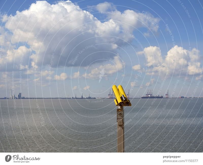 weitblick Ferien & Urlaub & Reisen Tourismus Ferne Sightseeing Sommer Meer Wasser Wolken Horizont Nordsee Schifffahrt Containerschiff Teleskop Blick blau gelb