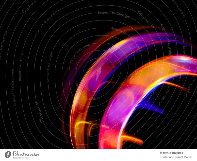 Lichtring Lichtspiel Lichterkette Stativ Langzeitbelichtung Strahlung Kurve Bilanz Statistik Verlauf Spuren tief Geschwindigkeit kreisen Konjunktur