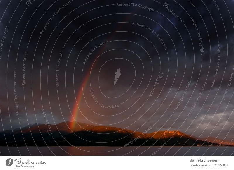 Schatzinsel Regenbogen Wolken Abenddämmerung Hintergrundbild Licht dunkel bedrohlich Sturm gefährlich Hügel Sonnenstrahlen Meer Ferien & Urlaub & Reisen