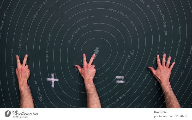 2 + 3 = 5 Kindererziehung Bildung Kindergarten Schule lernen Klassenraum Tafel Schulkind Schüler Lehrer Mensch Kindheit Jugendliche Leben Hand Finger rechnen