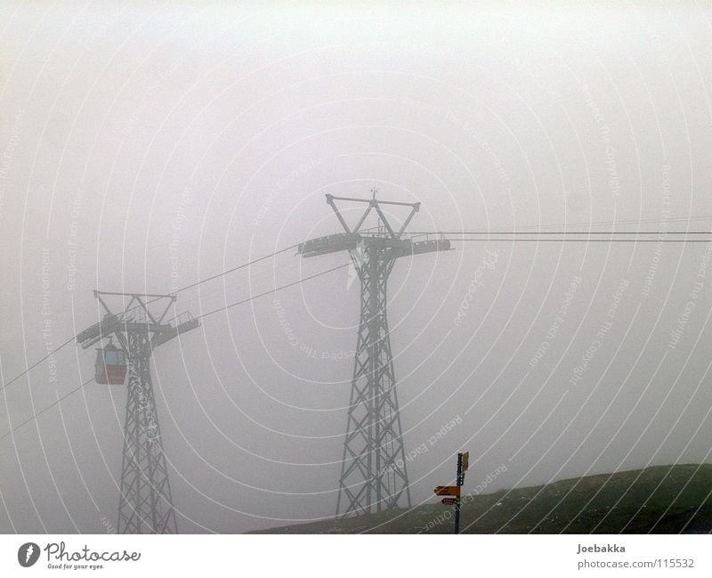 Herscher im Nebel Seilbahn Schweiz Eisen Stahl Gondellift Winter fahren Fahrstuhl Berge u. Gebirge kein Drahtseil