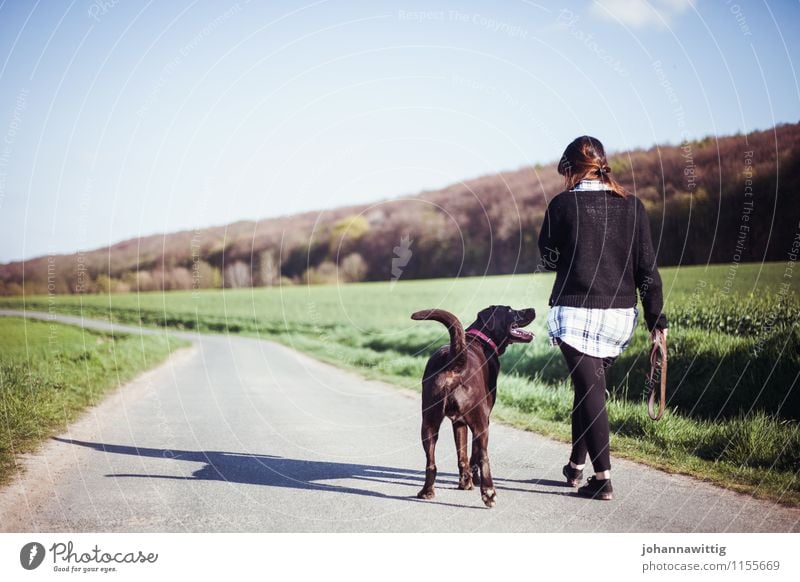 immer wenn wir uns wiederseh'n. Ferien & Urlaub & Reisen wandern feminin Jugendliche Leben Tier Hund Bewegung Idylle einzigartig Liebe Umwelt Zufriedenheit