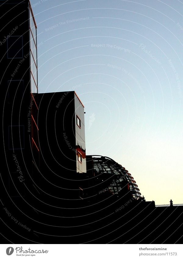 Berliner Häuser Kuppeldach Fassade Glas Architektur Deutscher Bundestag Blauer Himmel modern