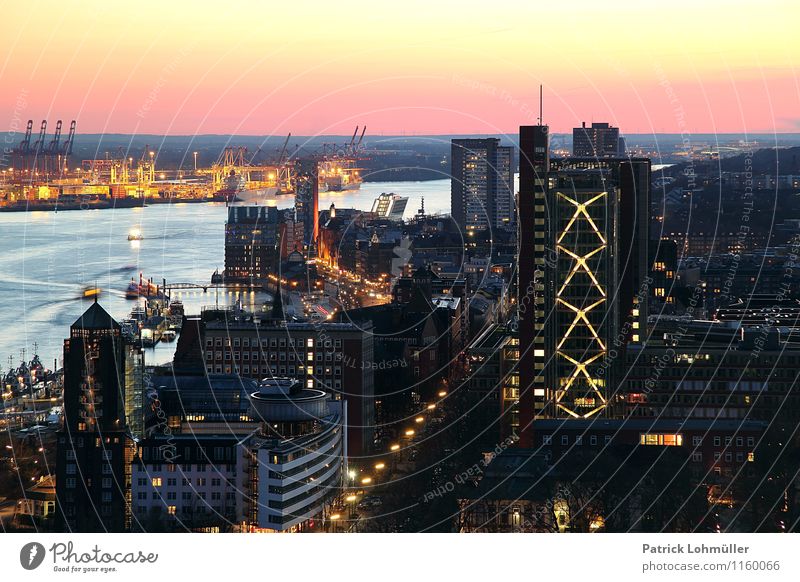 Skyline Hamburg Ferien & Urlaub & Reisen Tourismus Städtereise Architektur Umwelt Landschaft Wasser Wolkenloser Himmel Horizont Schönes Wetter Hamburger Hafen