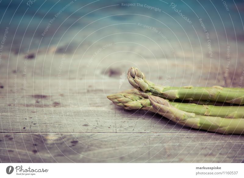 grüner spargel asparagus Gemüse Bioprodukte Vegetarische Ernährung Slowfood Garten Duft Anbau agriculture Spargel bloom common controlled farming cultivation