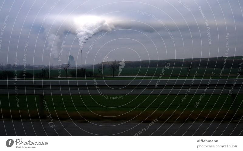 Cloudy Day Wolken Nebel Fabrik Horizont grau trüb Abgas Industrie Himmel blau Wasserdampf