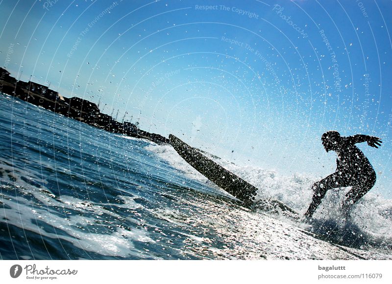 gegenlicht Surfbrett extrem Wellen Meer Wassersport Horizont Küste Strand Ferien & Urlaub & Reisen grün weiß mystisch Brandung Umwelt Gefühle Erfrischung Wolken