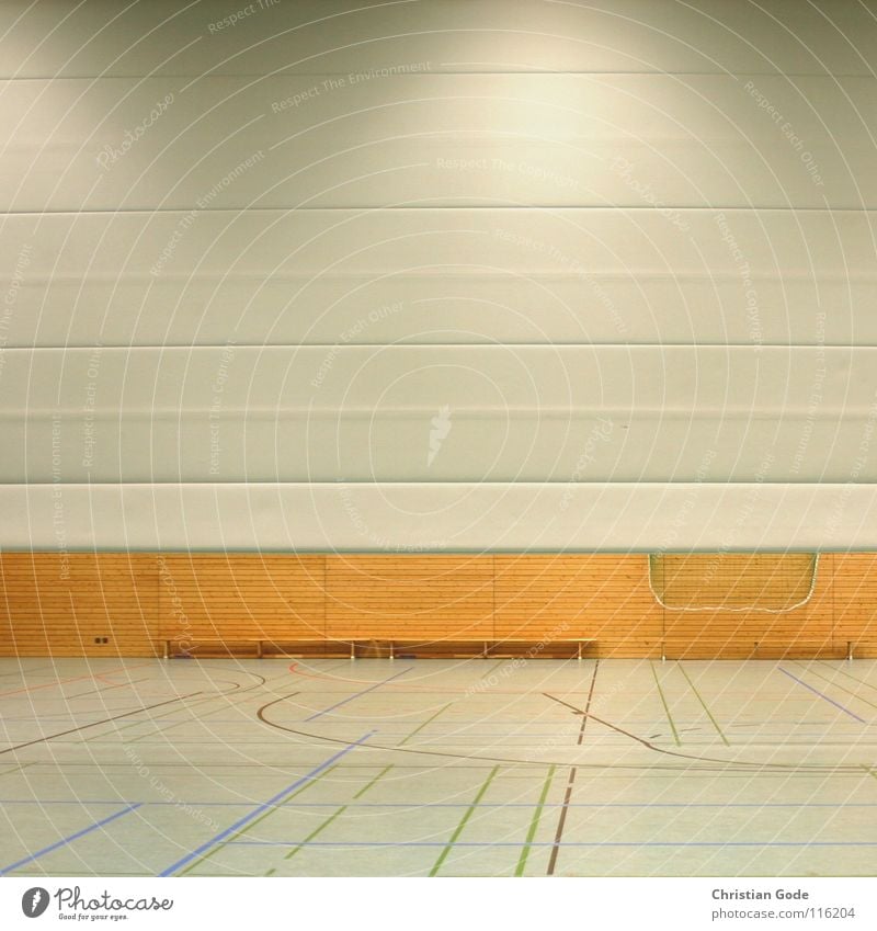 Dreifachhalle Sporthalle Wand automatisch Holzwand Bank Turnen Leichtathletik Sportveranstaltung Korb Konstruktion Lampe Architektur Ballsport Spielen