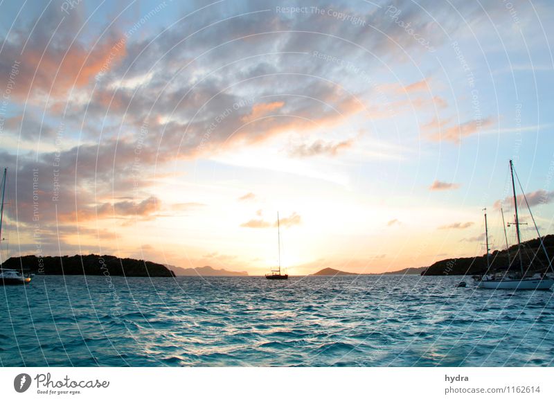 unendliche Weiten Ferien & Urlaub & Reisen Ferne Sommerurlaub Meer Insel Wellen Kreuzfahrt Segeltörn Segeln Wasser Himmel Wolken Nachthimmel Horizont