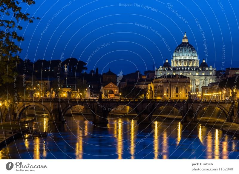 Rom, Geschichte am Tiber Tourismus Ausflug Sightseeing Städtereise Architektur Petersdom Italien Hauptstadt Kirche Dom Sehenswürdigkeit Wahrzeichen Denkmal