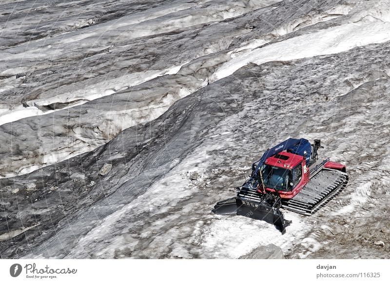 Gletscherraupe grau weiß Berghang Schweiz Sommer Berge u. Gebirge Schnee Eis Sommer. massiv Eis bedeckt Andermatt Gemsstock