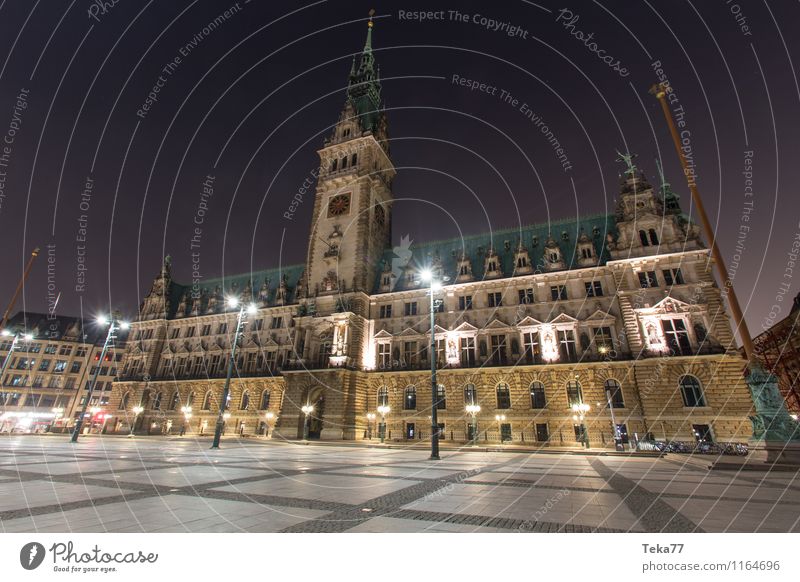 Hamburch #Rathaus VIII Sightseeing Hamburg Stadt Hafenstadt Stadtzentrum Fassade Sehenswürdigkeit Wahrzeichen Denkmal Tower (Luftfahrt) Ornament ästhetisch