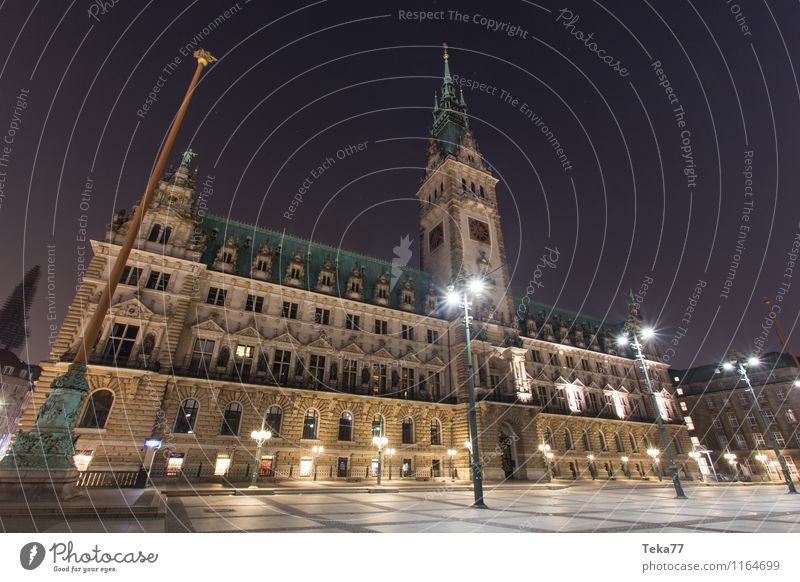 Hamburch #Rathaus VI Sightseeing Hamburg Stadt Hafenstadt Stadtzentrum Fassade Sehenswürdigkeit Wahrzeichen Denkmal Tower (Luftfahrt) Ornament ästhetisch