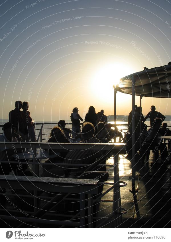 boatz_people Sonnenuntergang Wasserfahrzeug Fähre Mann Frau Licht & Schatten Blick genießen Reling Romantik Ferien & Urlaub & Reisen schön Freude Kroatien Meer