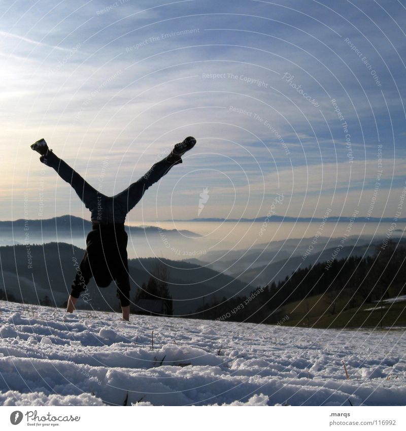 Y Vogesen Hügel Mittelgebirge Fichte Schwarzwald Wald Baum Aussicht Wolken Nebel Wolkendecke Wanderschuhe Handstand Turnen Akrobatik Steinschleuder Lebensfreude