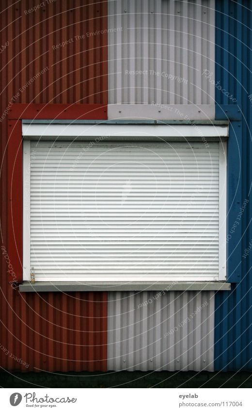 FENSTERLN AUF FRANZÖSISCH II Fenster schlafen dunkel geschlossen schließen Wand Gebäude Blech Rollo Sicherheit Frankreich Streifen gestalten mehrfarbig vertikal