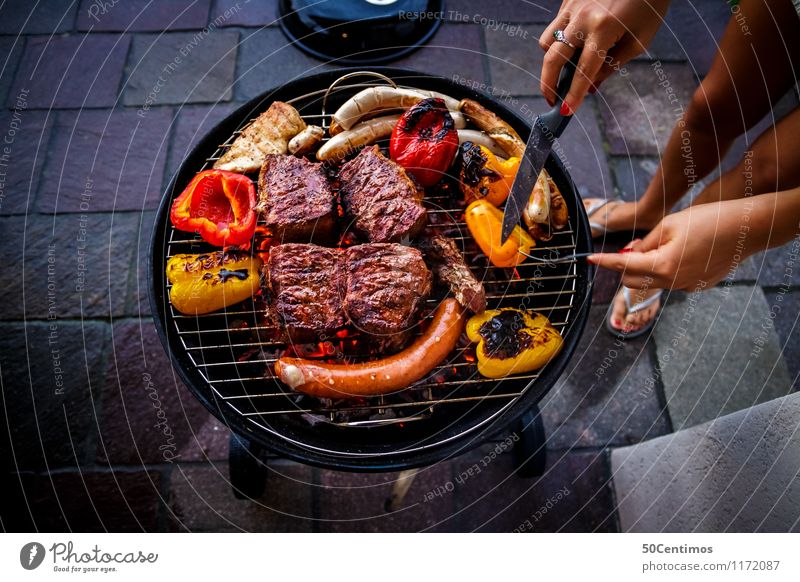 Die Grillsaison ist eröffnet Fleisch Wurstwaren Gemüse Steak Paprika Ernährung Abendessen Festessen Reichtum Gesundheit Gesunde Ernährung Freizeit & Hobby