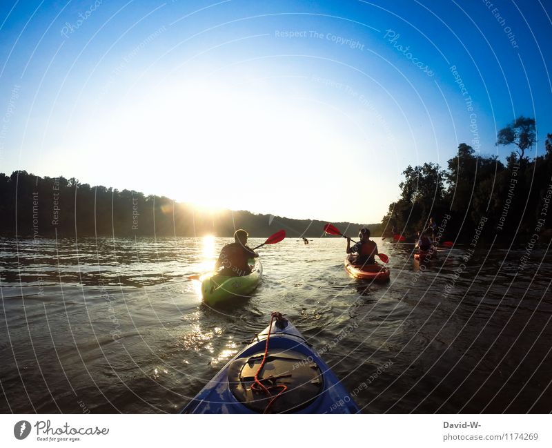 Kanutour mit Freunden sportlich Fitness Freizeit & Hobby Ausflug Freiheit Sommer Sonne Wassersport Mensch maskulin Familie & Verwandtschaft Freundschaft