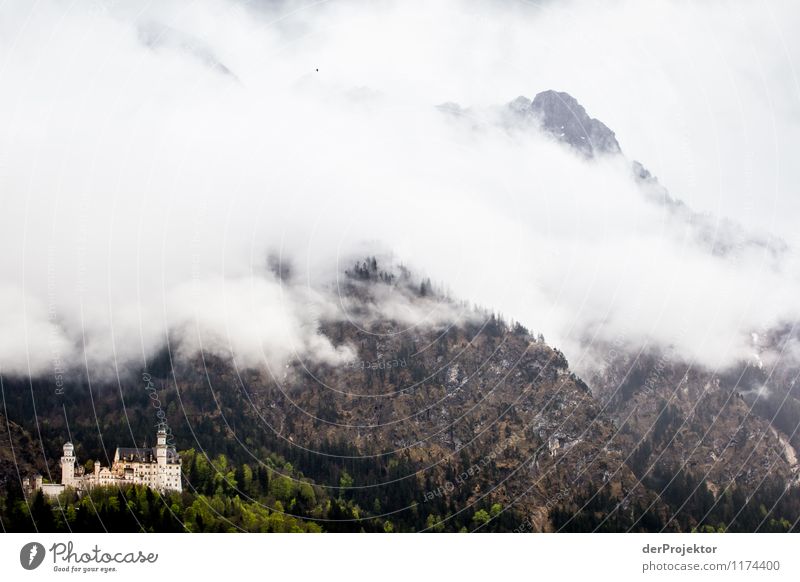 Ein Märchenschloss zum *777* Ferien & Urlaub & Reisen Tourismus Ausflug Ferne Freiheit Sightseeing Berge u. Gebirge Umwelt Natur Landschaft schlechtes Wetter